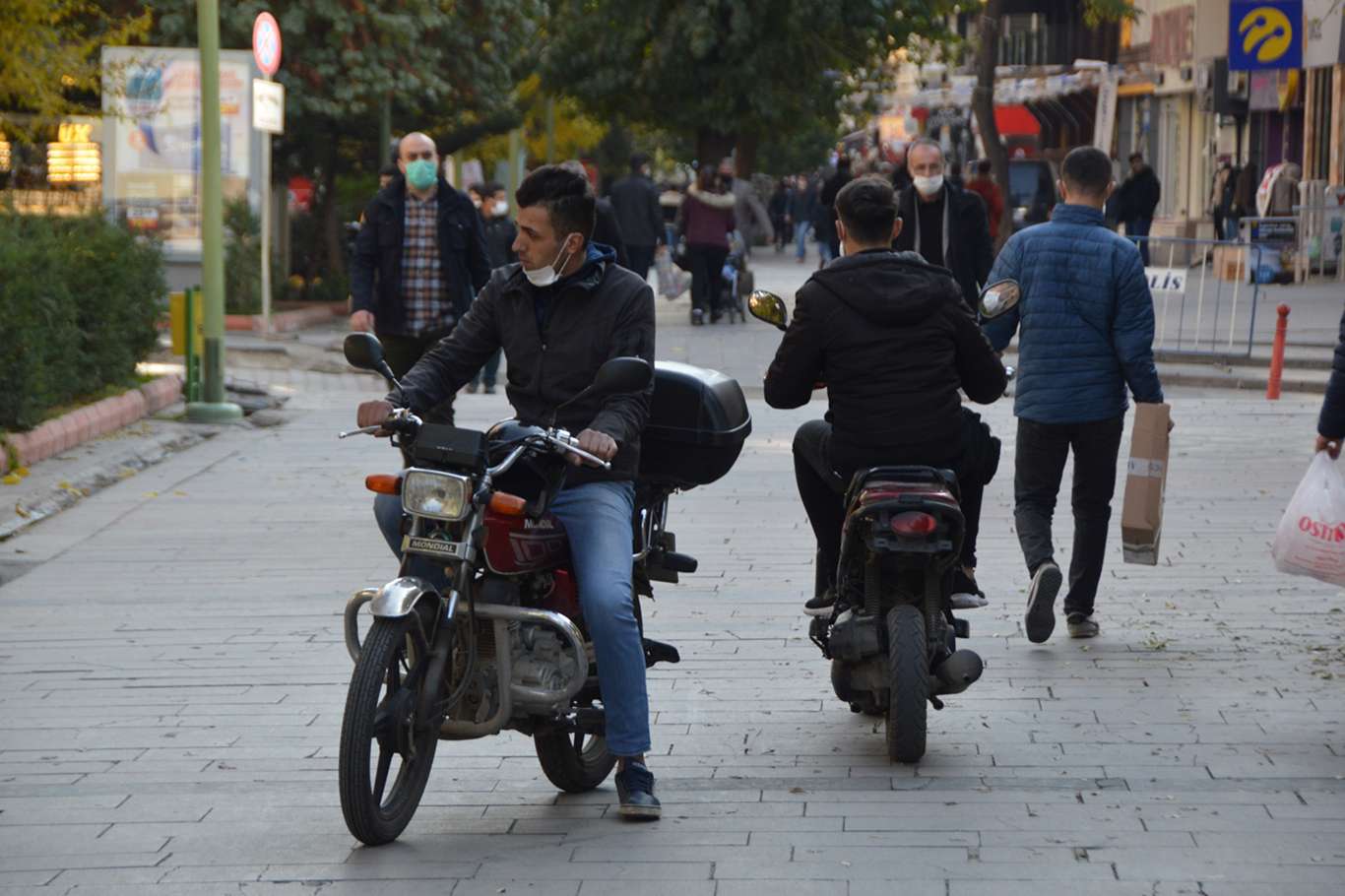 Siirt halkı Covid-19 ile mücadele kapsamında alınan kararları yetersiz buluyor